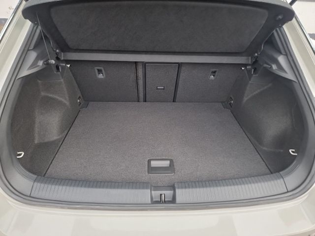 Fahrzeugabbildung Volkswagen T-Roc 1.0 TSI R-LINE LED-PLUS SHZ APP-CONNECT AC