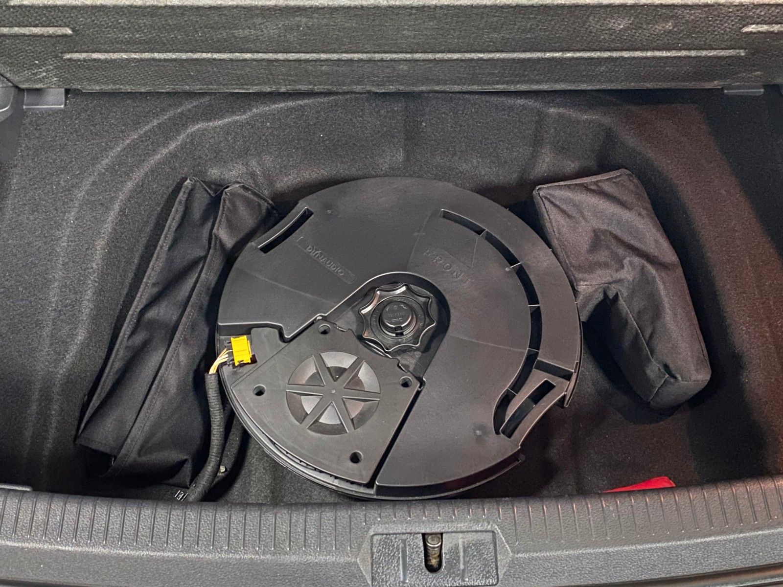 Fahrzeugabbildung Volkswagen Golf 2.0 TDI DSG BMT GTD+DCC+BI-XENON+PANORAMAD+