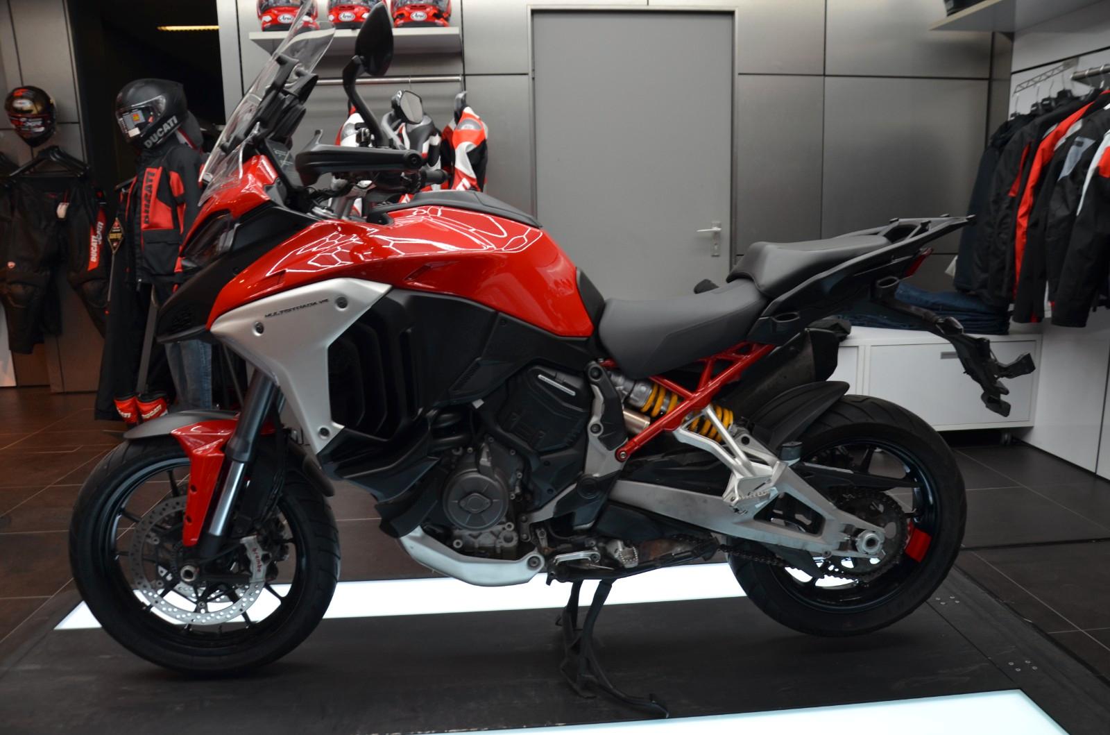 Ducati Mulitstrada V4 Travel Radar