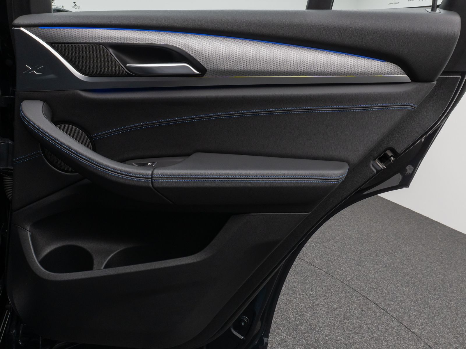 Fahrzeugabbildung BMW X3 xD20d M Sport Kamera DAB HiFi AHK Alarm 19Zol