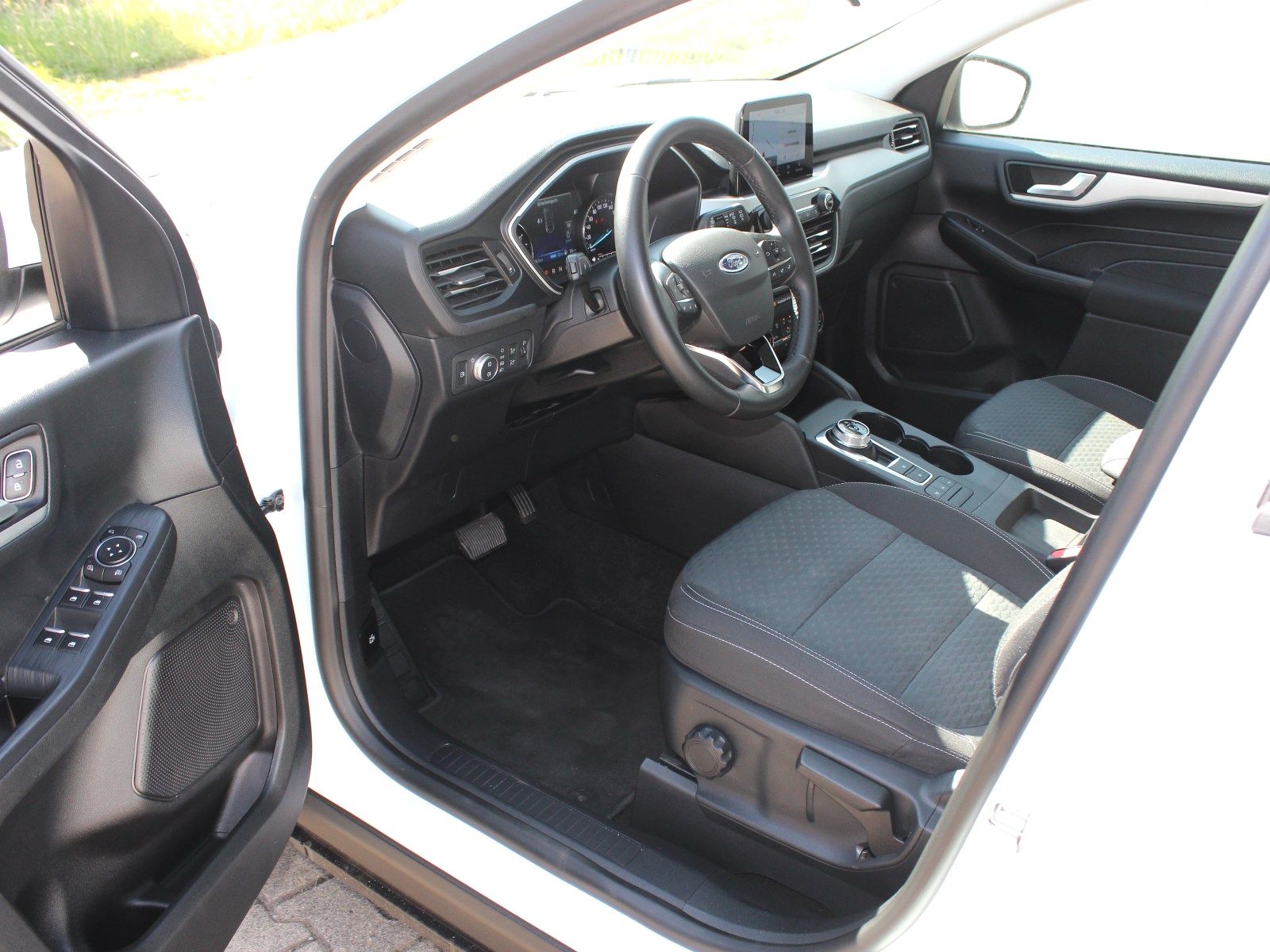 Fahrzeugabbildung Ford Kuga Plug-In Hybrid Cool & Connect 2,5 Duratec