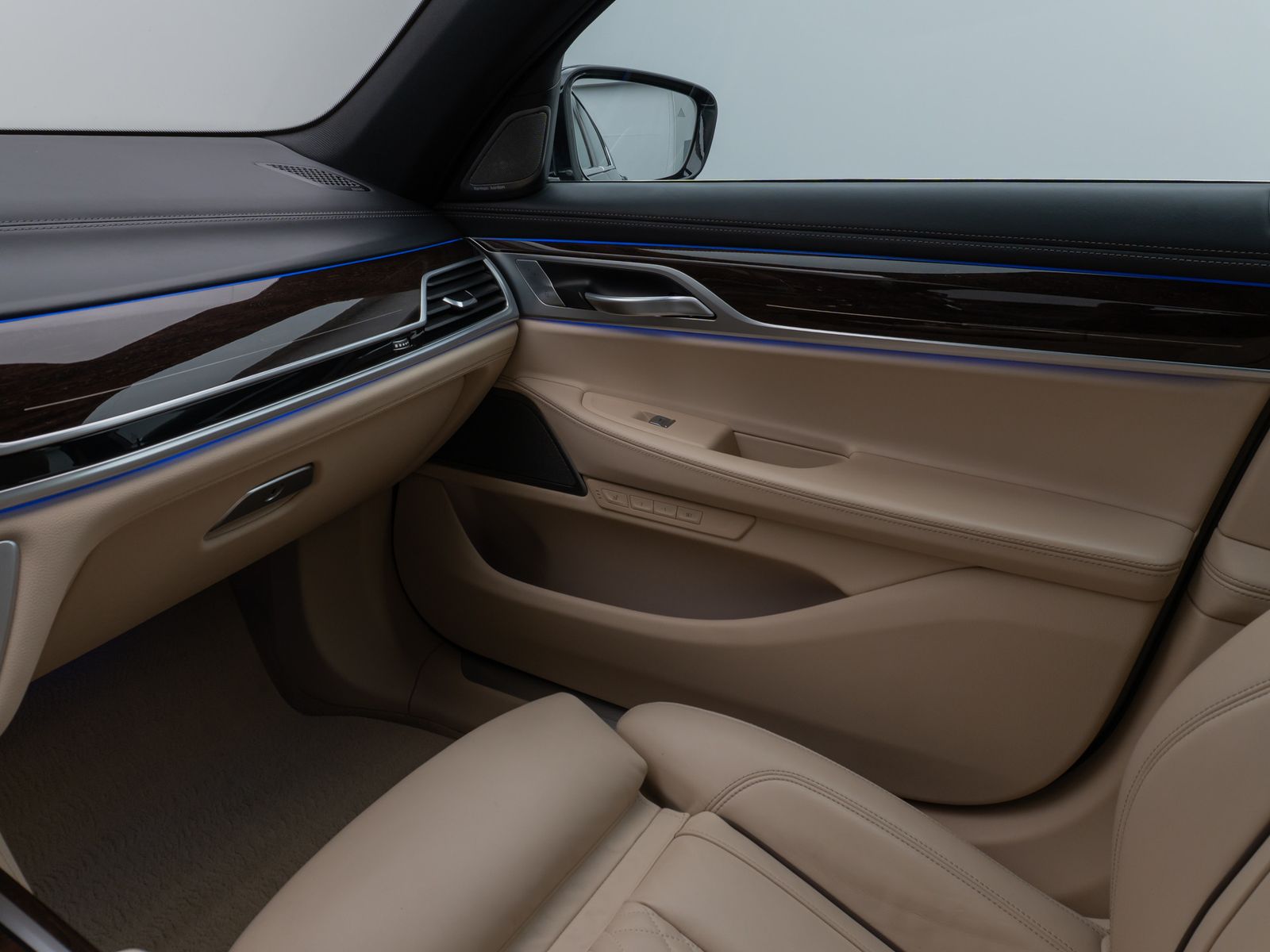 Fahrzeugabbildung BMW 730d xD 360°Laser Massage DAB DisplKey SoftClose