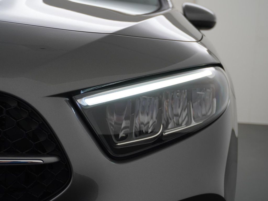 Mercedes-Benz A 180 Star Edition Luxury Line | Tempomat | Acht