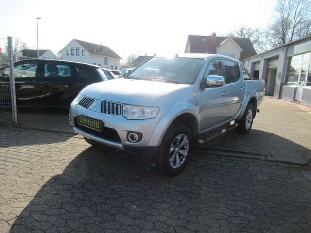 Mitsubishi L200 2.4 DOPPELKABINE 4WD KLIMA NAVI ALU KAMARA