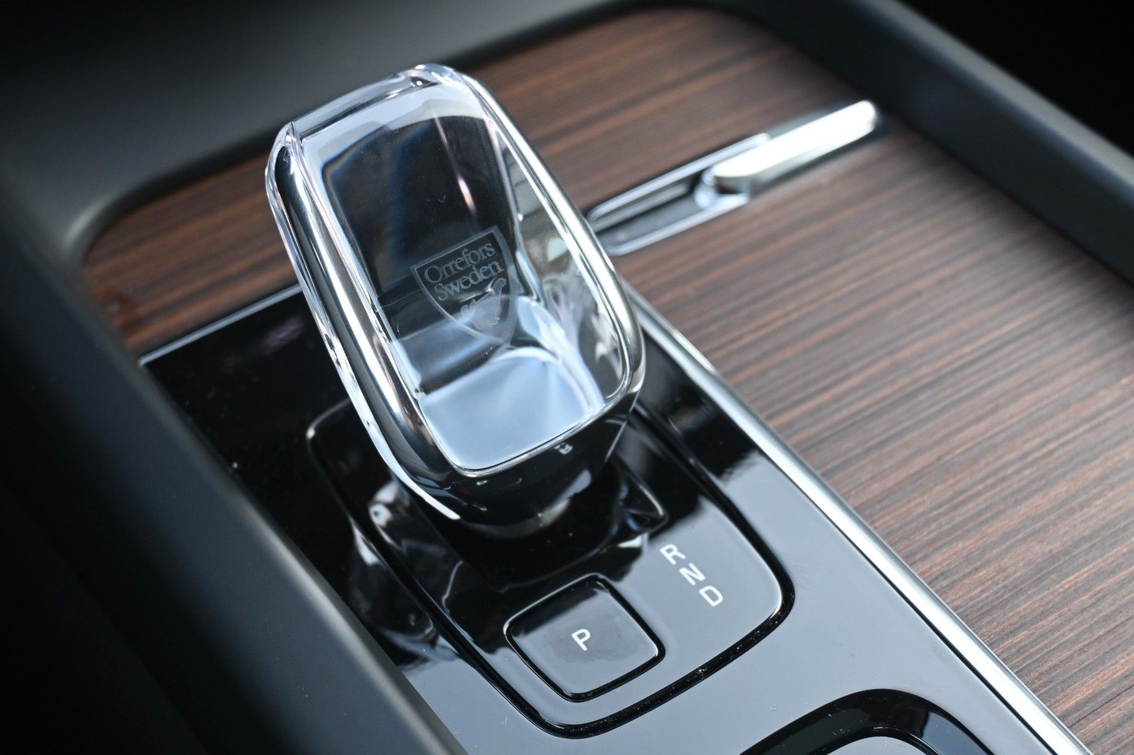 Fahrzeugabbildung Volvo XC60 Ultimate Dark AWD*MASS*LUFT*B&W*NAV*HUD*AHK