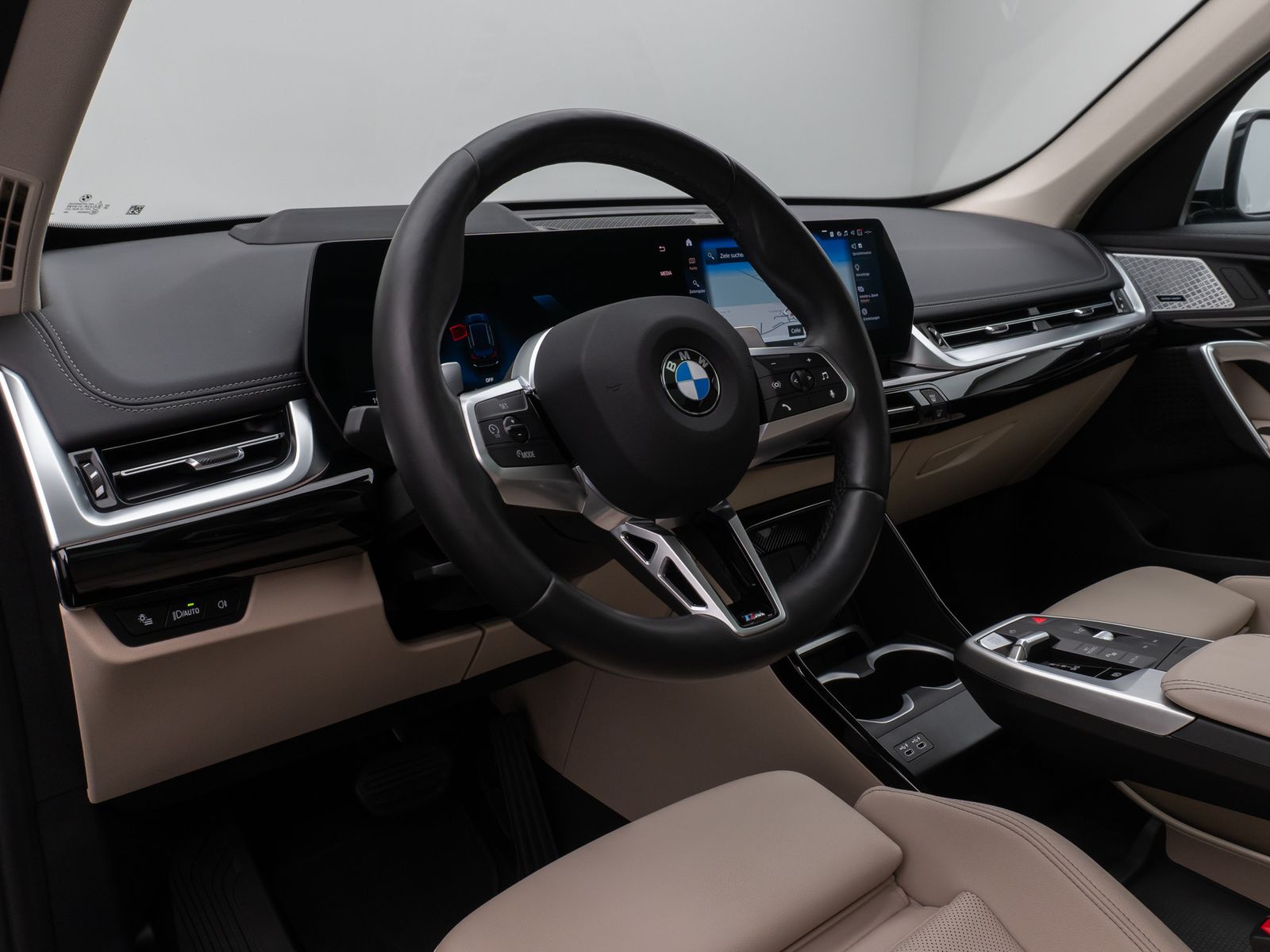 Fahrzeugabbildung BMW X1 sD18i xLine Panorama 360°HUD DAB H/K Sport