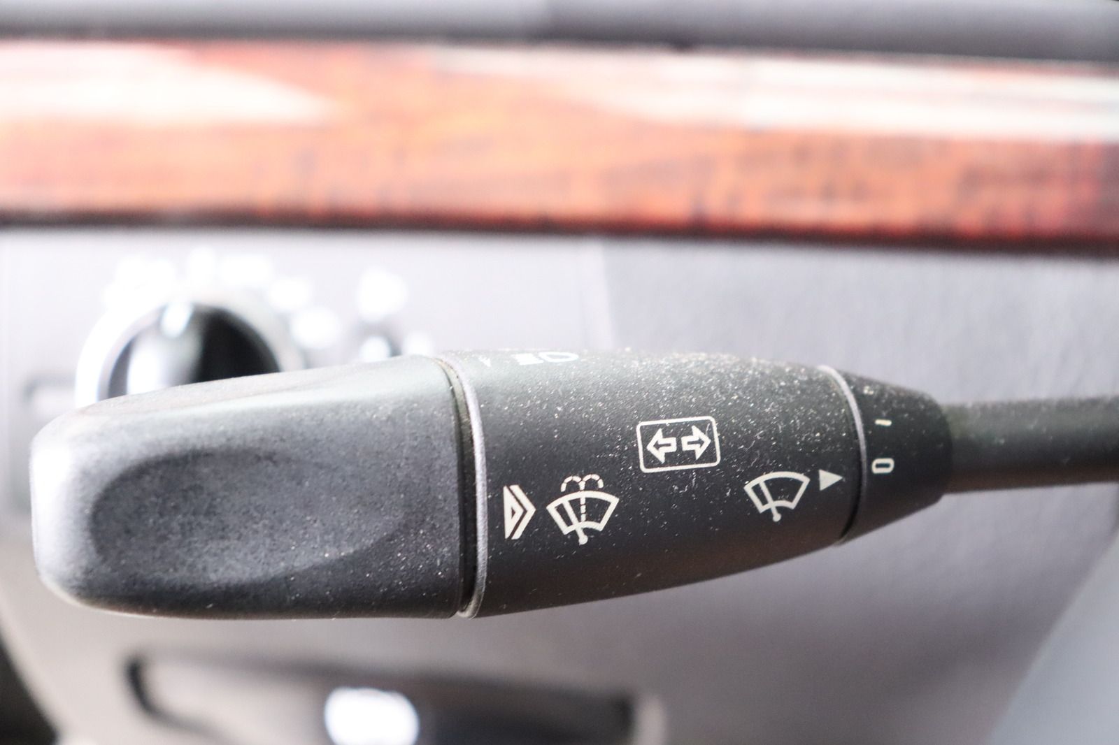 Fahrzeugabbildung Mercedes-Benz E 200 KOMPRESSOR Automatik * Klimaautom. *