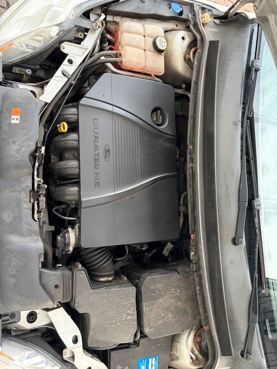 Ford Focus 2009 — photo 8