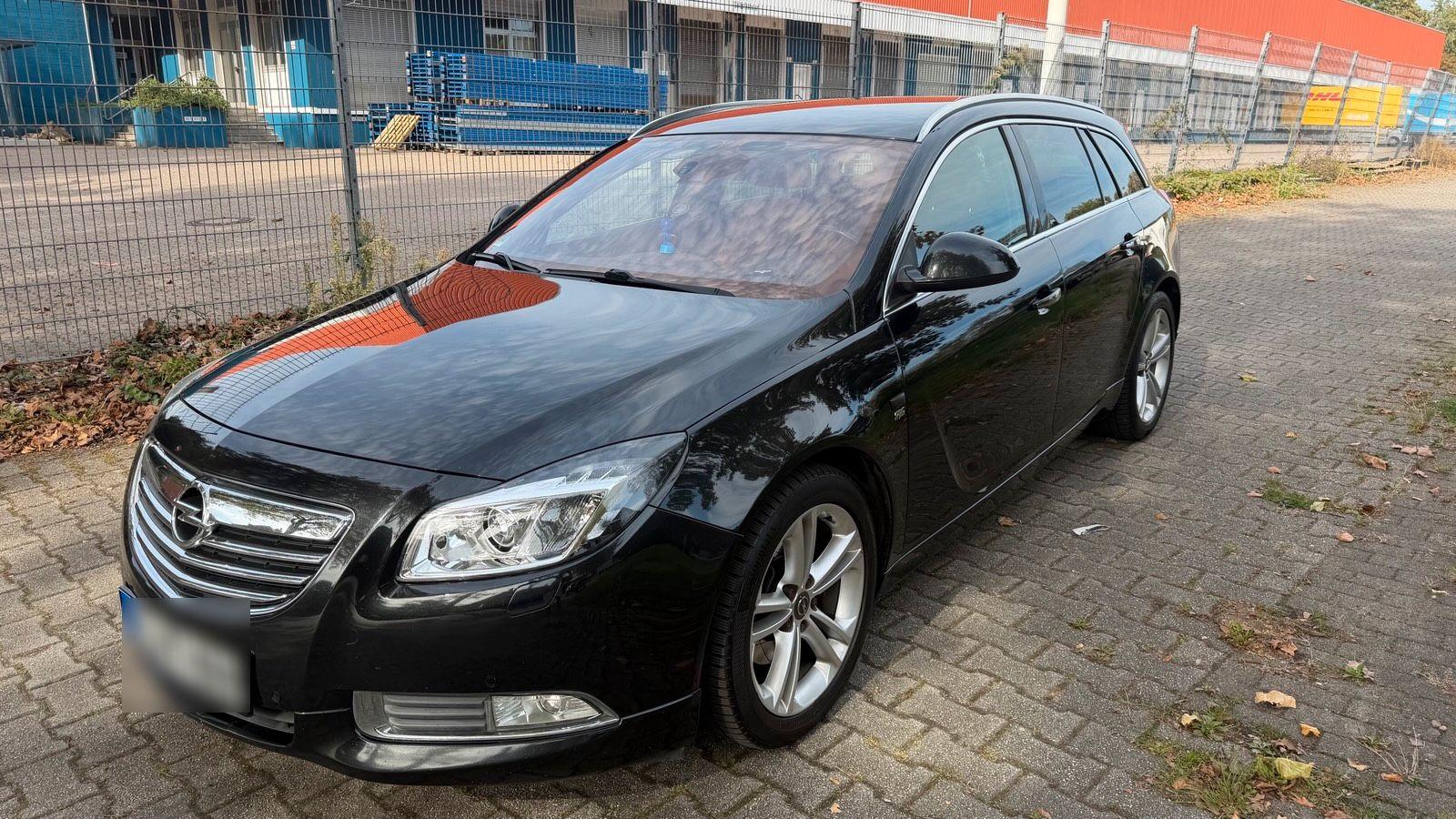Opel Insignia 2011 — interior