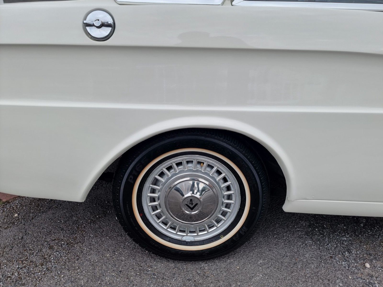 Fahrzeugabbildung Ford Taunus 12m P6/Einmalig schön+Kpl. restauriert