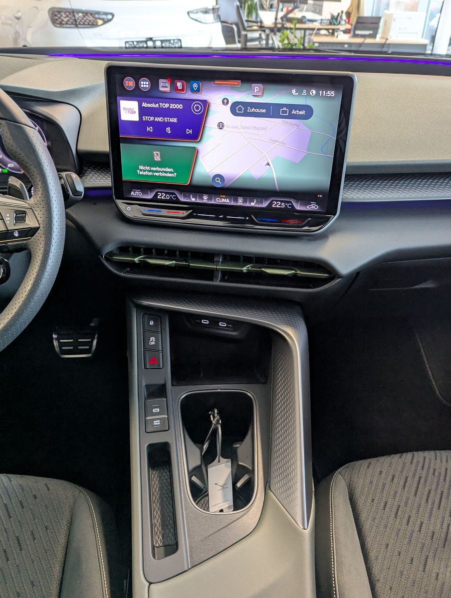 Fahrzeugabbildung CUPRA Terramar 1.5 TSI Tribe Senn Pano Matrix HUD AHK