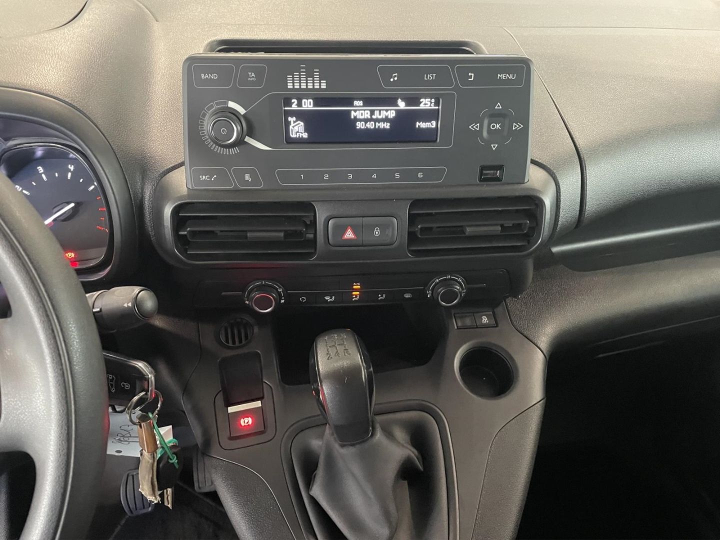 Fahrzeugabbildung Citroën Berlingo Kasten Club M L1 AHK Fernlichtass. Temp