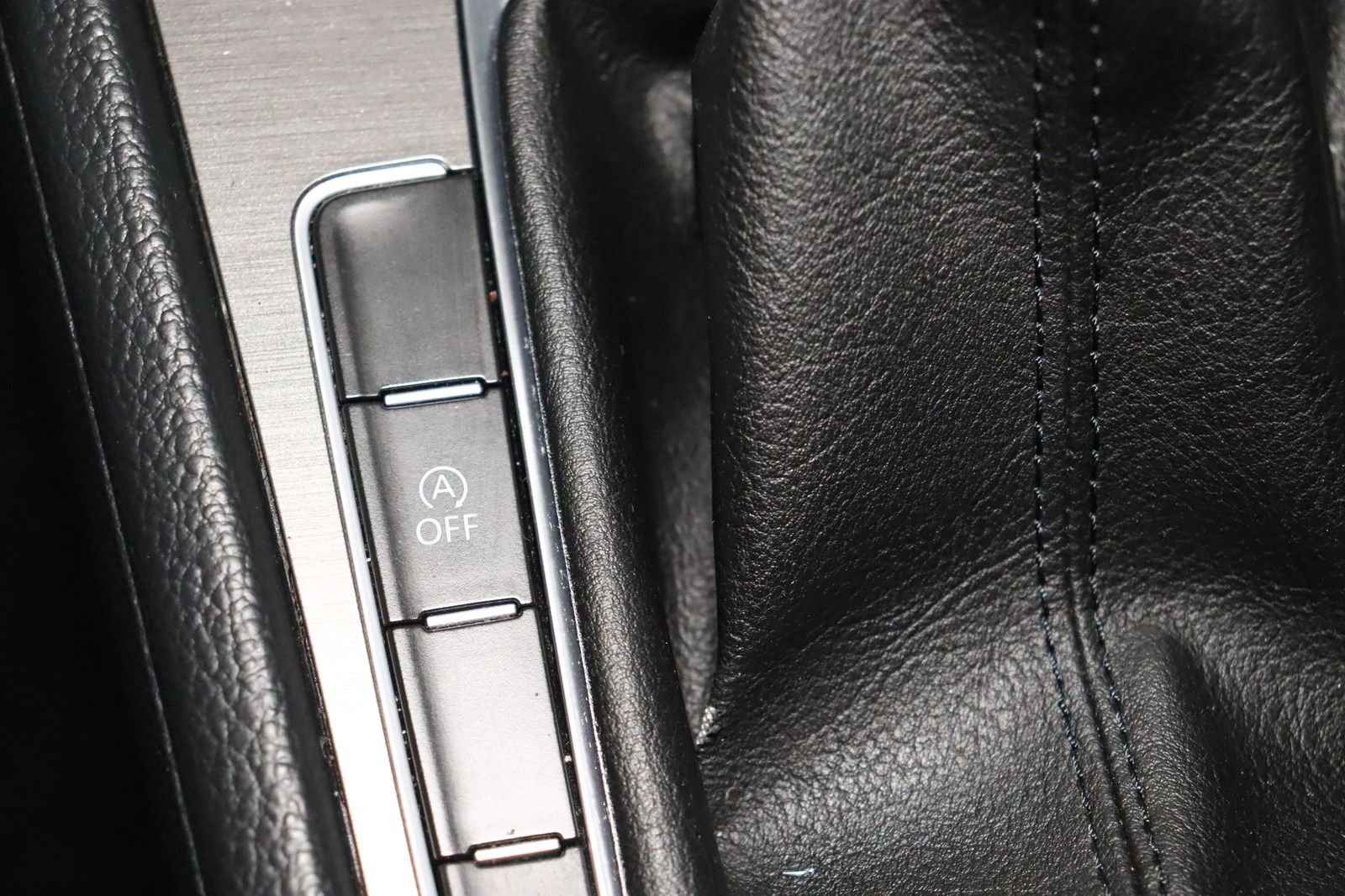 Fahrzeugabbildung Volkswagen Golf 1.4 TSI * PDC * Sitzhzg. * HU/AU neu