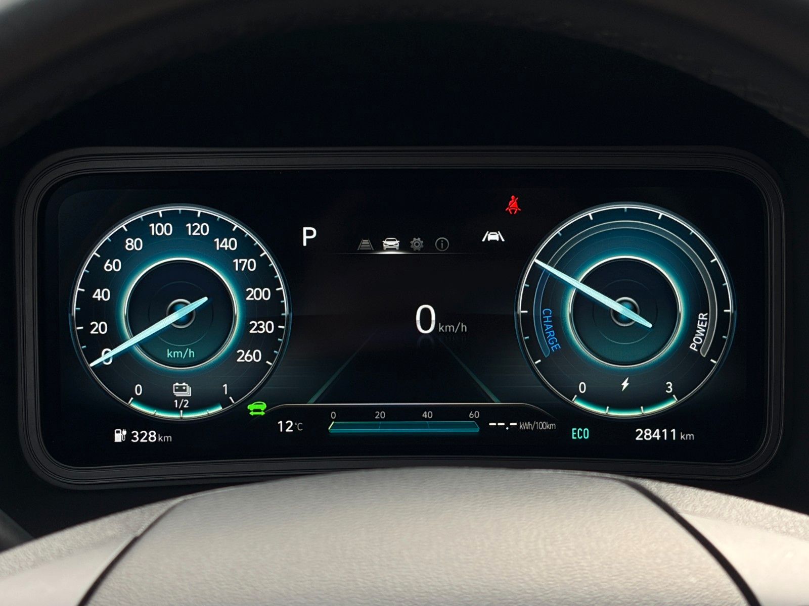 Fahrzeugabbildung Hyundai KONA E Basis 2WD LKAS CAM CarPlay DAB+ 17" 305km