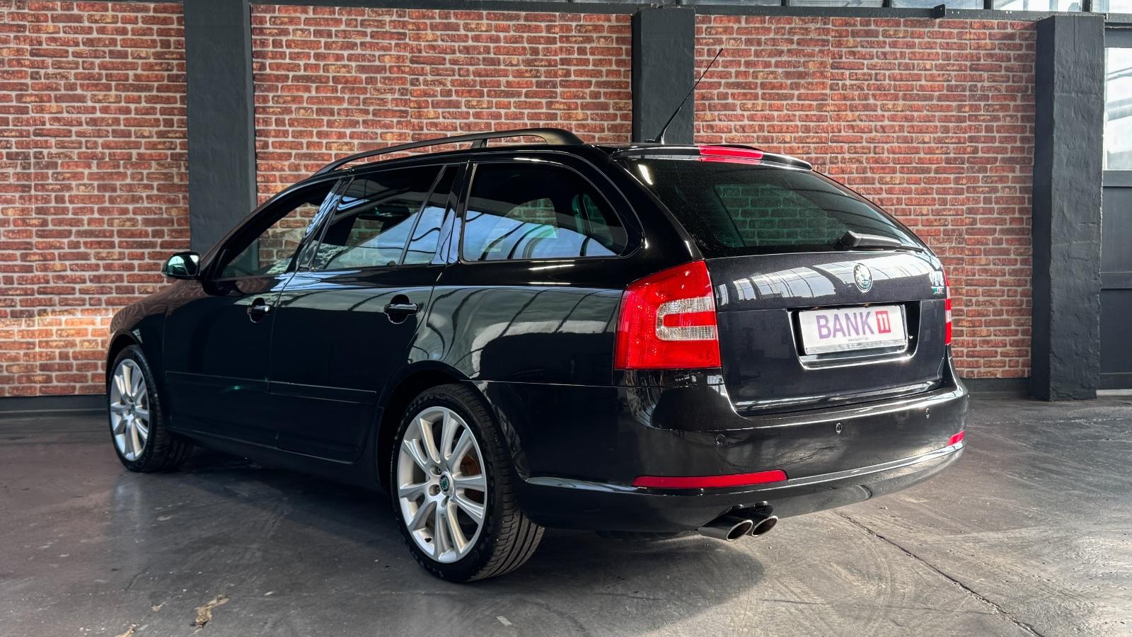 SKODA OCTAVIA COMBI RS 2.0 TDI 170ch BVM Pack sport Sièges sport chauffants Radars de recul Attelage