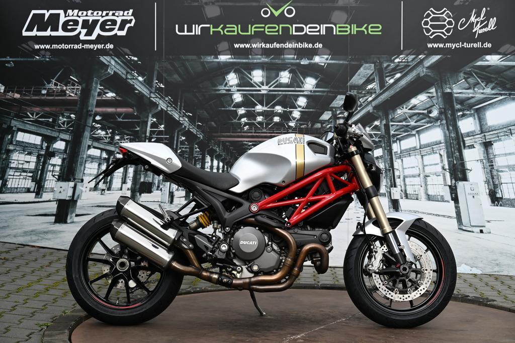 Ducati Monster 1100 EVO 