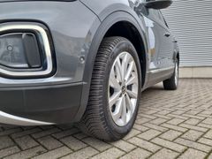 Fahrzeugabbildung Volkswagen T-ROC 1.0 TSI Style LED+ NAVI SHZ MASSAGE