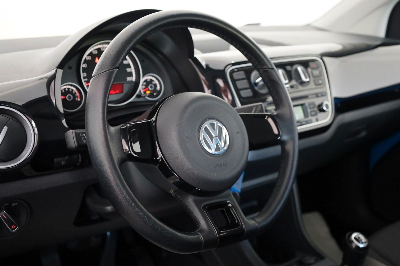 Fahrzeugabbildung Volkswagen up! high up! Klima, 8-fach bereift