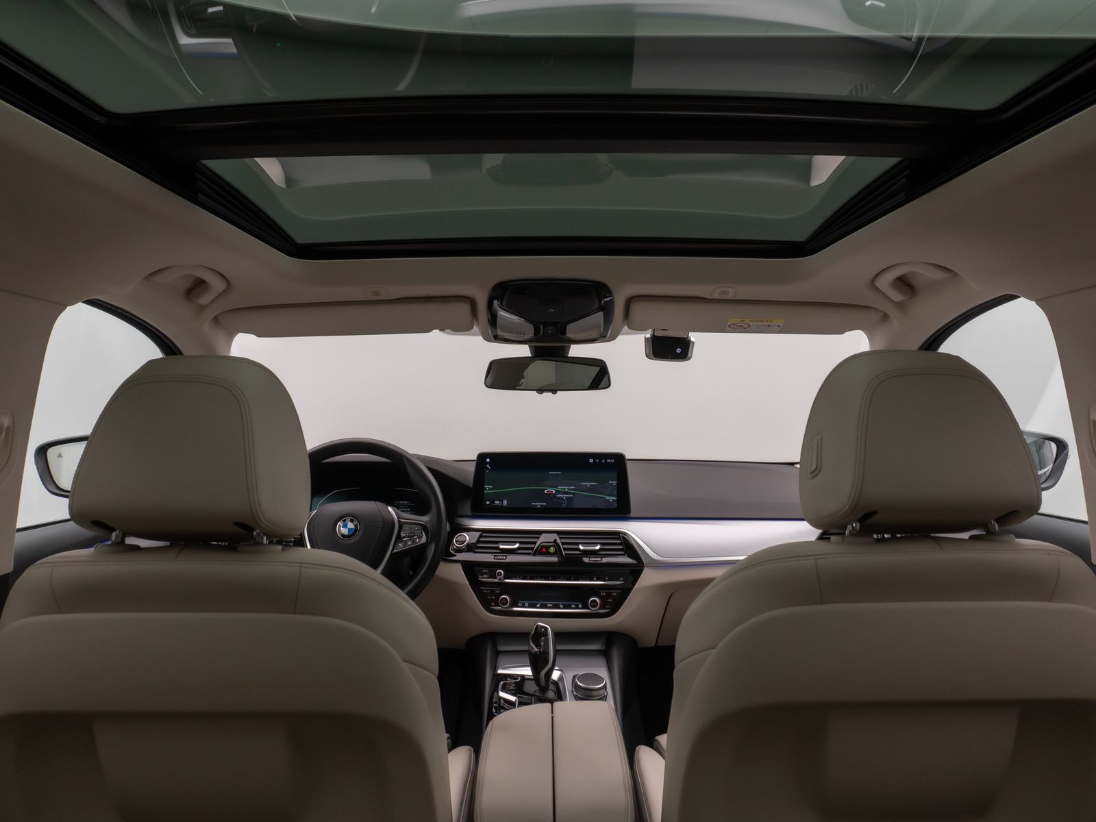 Fahrzeugabbildung BMW 530d xD Panoram Kamera HUD DAB HiFi SoftCl Sport