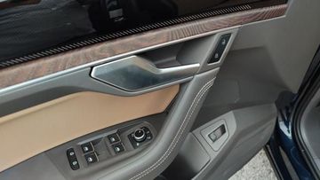Volkswagen Touareg - 12