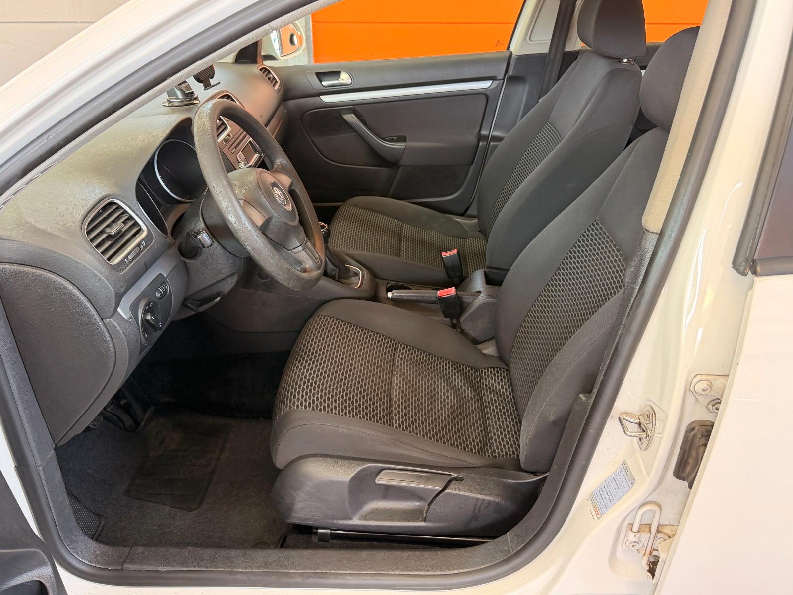 Volkswagen Golf 2011 — photo 9