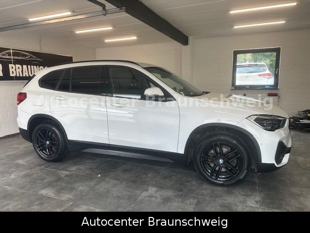 BMW X1 sDrive 18 i Advantage foto 4