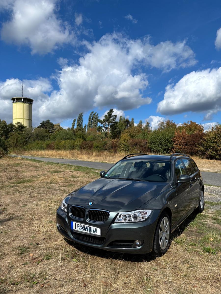 BMW 318, 2009
