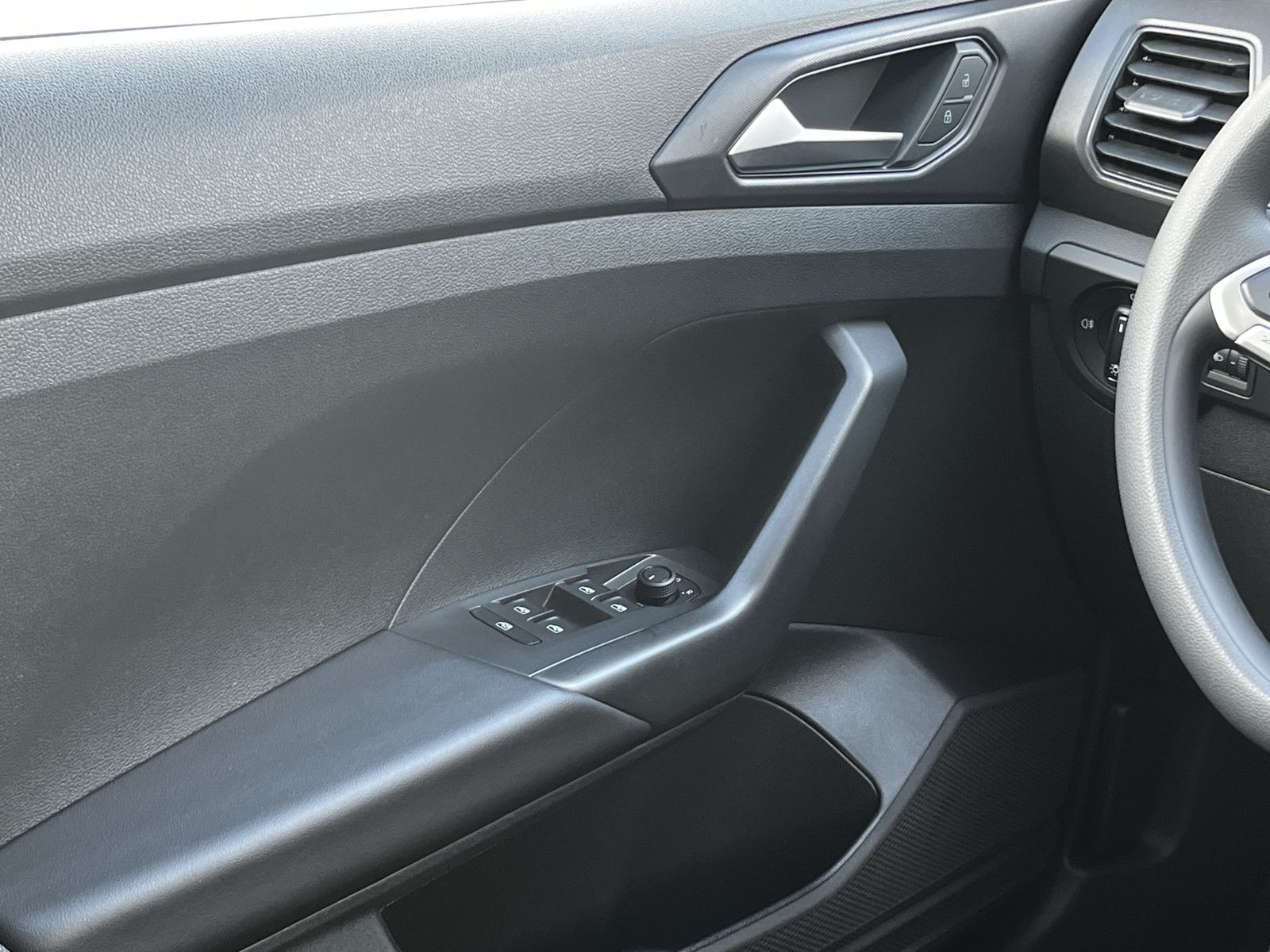 Fahrzeugabbildung Volkswagen T-Cross 1.0 TSI*ViCo*App-Connect*PDC*LED*Temp.**