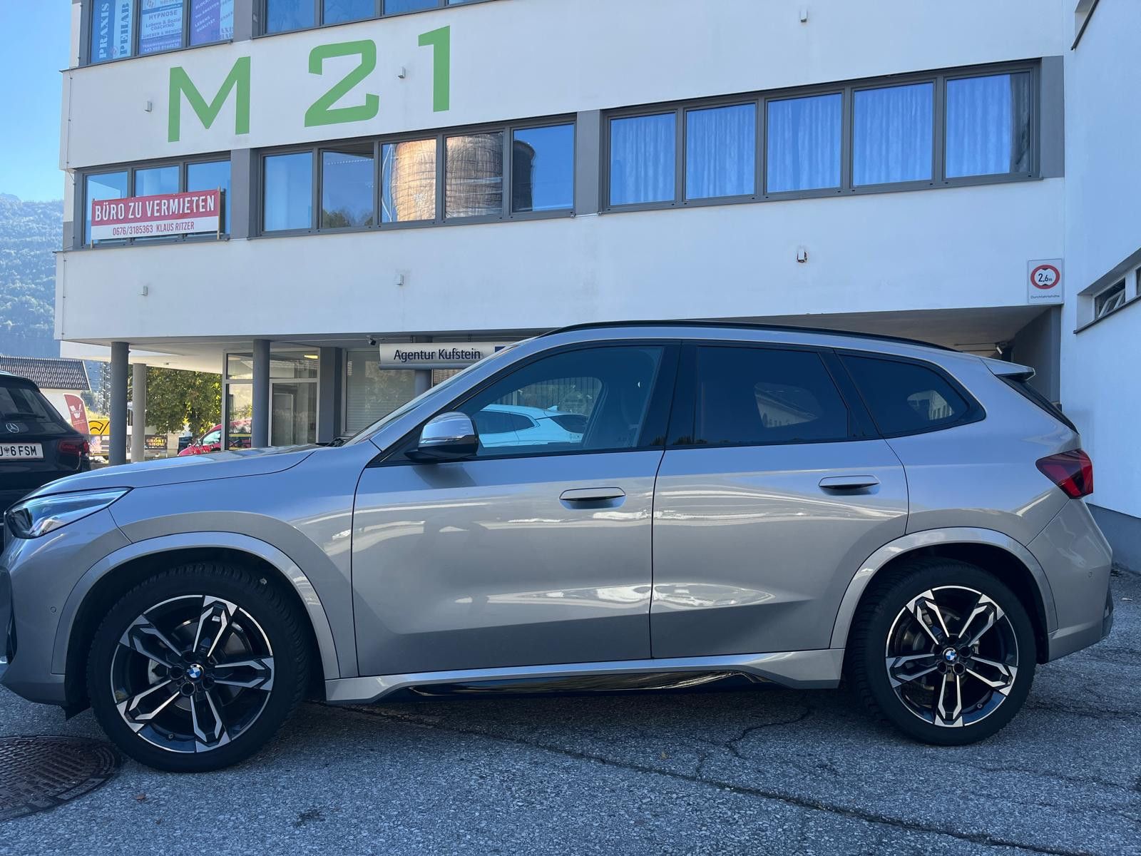 BMW X1 sDrive18d M Sport/Panoramadach/Premium Paket imagem 2