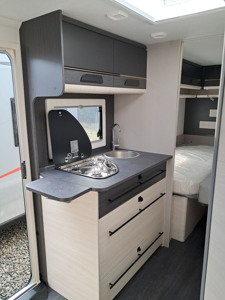 Fahrzeugabbildung Sterckeman Open Edition 522LJ 1800 kg; Truma C4, Trittstufe