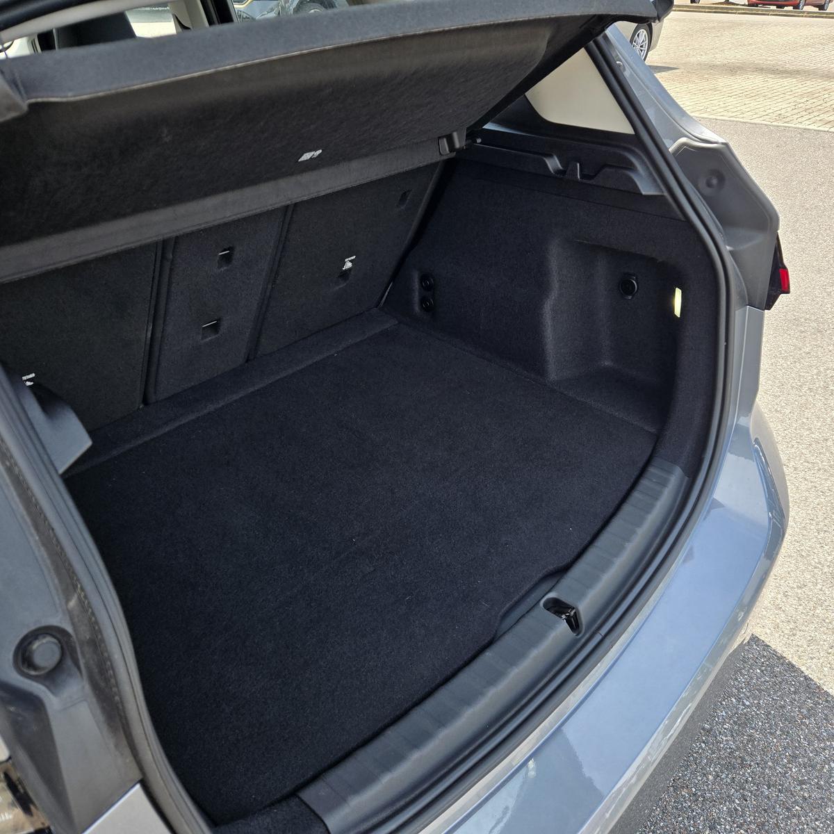 BMW 218i Active Tourer RFK DAB SHZ Keyless