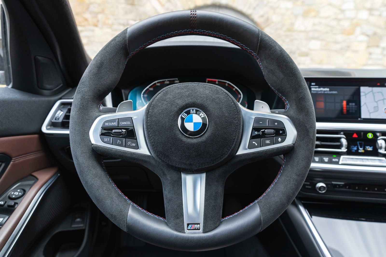 Fahrzeugabbildung BMW 330iX M-Performace HUD LED HIFI KAM TOTW ALC