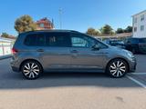 Volkswagen Touran 2.0 TDI DSG R Line AHK/ACC/LED/NAVI/18" - Volkswagen Touran mit Diesel-Antrieb: Kleinbus, R Line