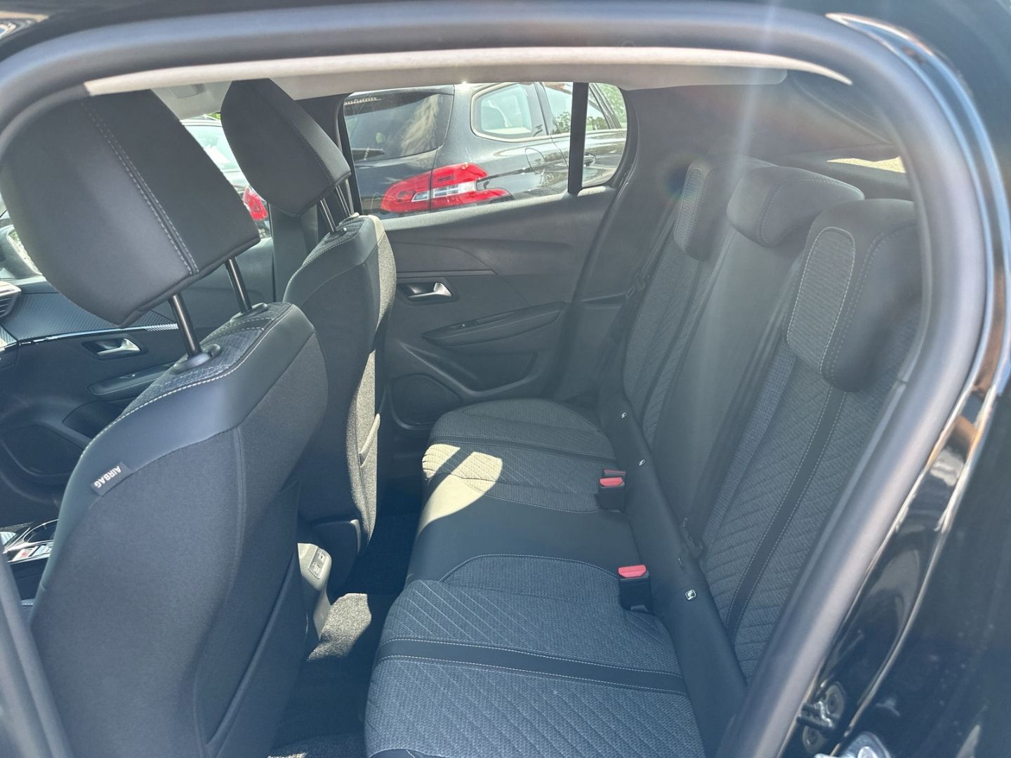 Fahrzeugabbildung Peugeot 208 Allure Hyb. 110 e-DSC6 LED ACC  CarPlay SHZ
