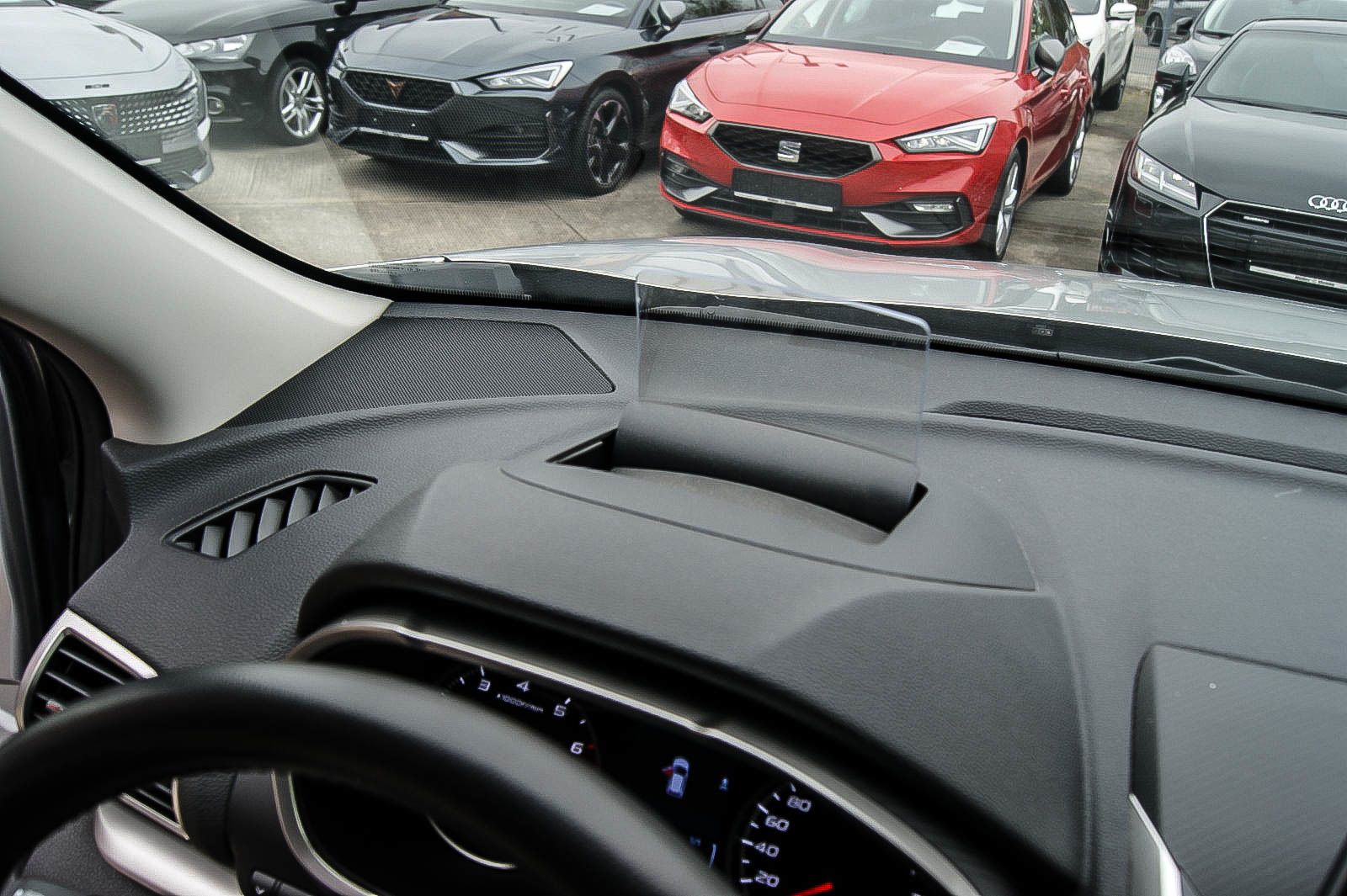 Fahrzeugabbildung Mitsubishi Eclipse Cross Intro Edition2WD 1HAND LED HEAD-UP