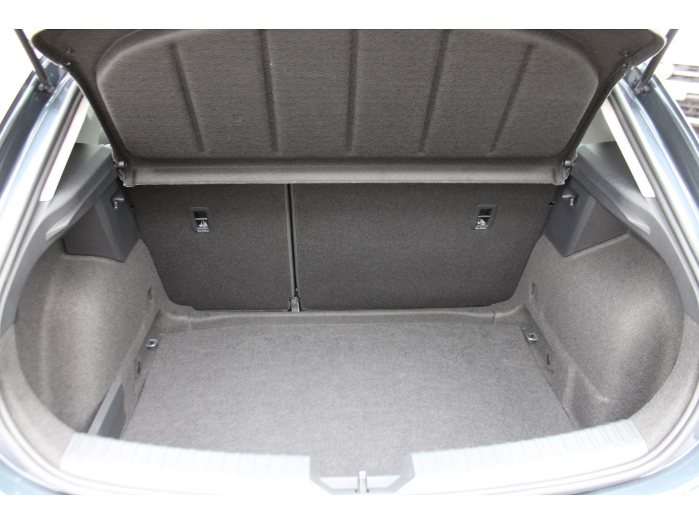Fahrzeugabbildung SEAT Leon 1,5 TSi Style ACC LED Navi FullLink DAB RFK