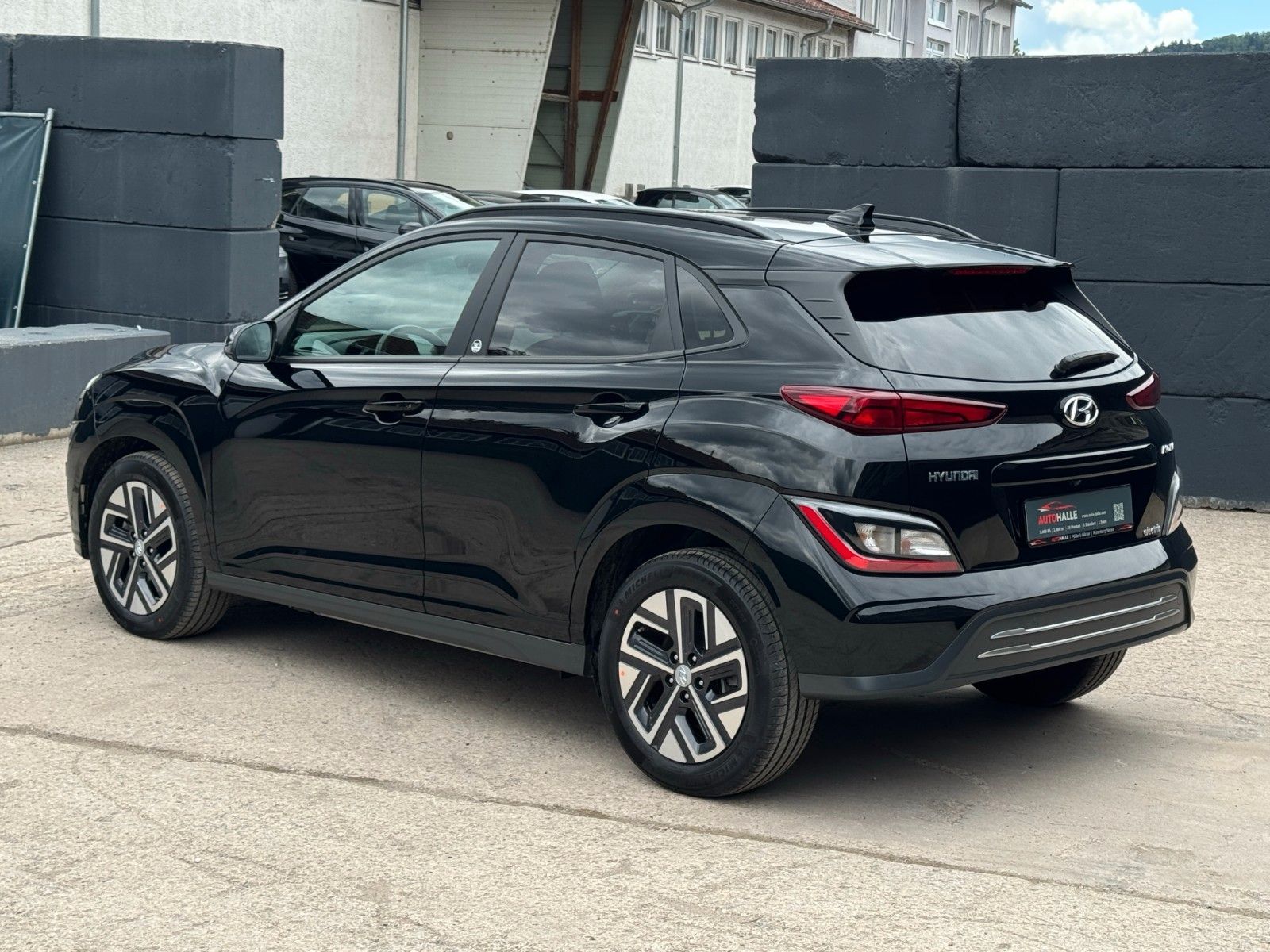 Fahrzeugabbildung Hyundai KONA E Edition 30+ PDC SHZ LHZ KRELL Temp CarPl.