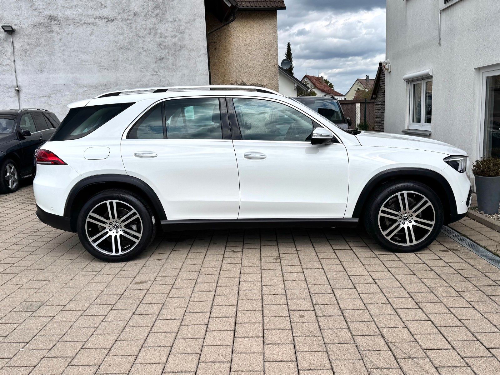 Mercedes-Benz GLE 300*4M*EXCLUSIVE 21*AHK*NAVI*LED*DISTR+*360° foto 4