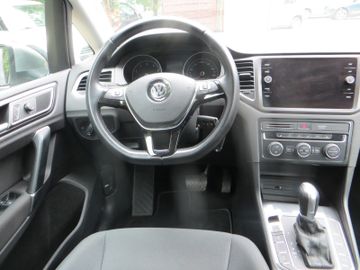 Volkswagen Golf - 10