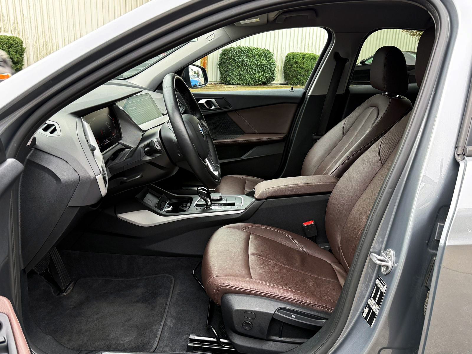 Fahrzeugabbildung BMW 118i Steptronic Advantage LED SHZ KAM PDC NAV BT