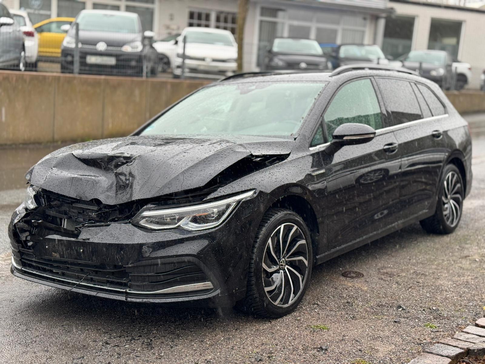 Volkswagen Golf 2.0 TDI SCR DSG Style Variant