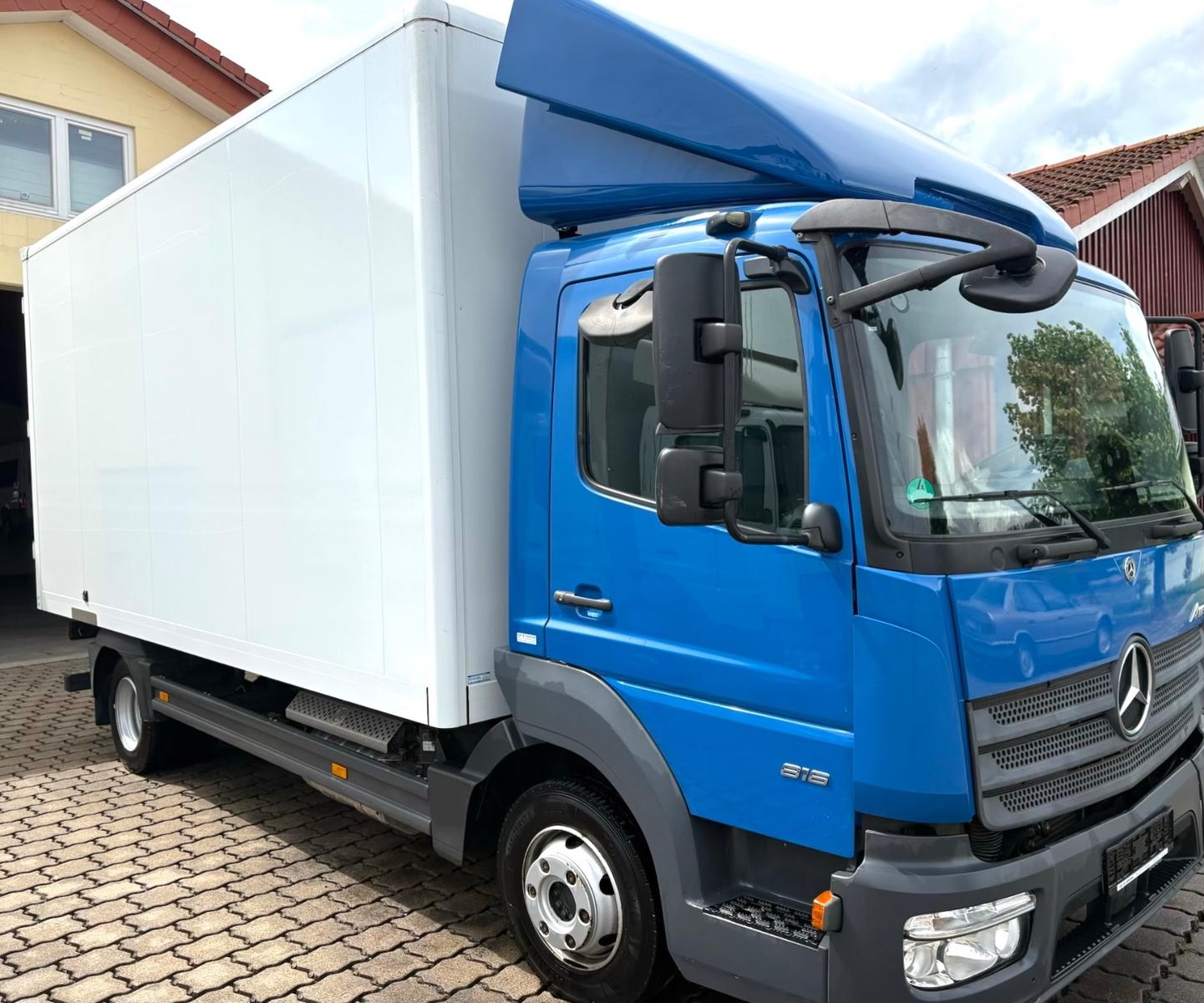 Mercedes-Benz Atego 816 Koffer 2024 5 mtr. NL 2,35 to. Treppe