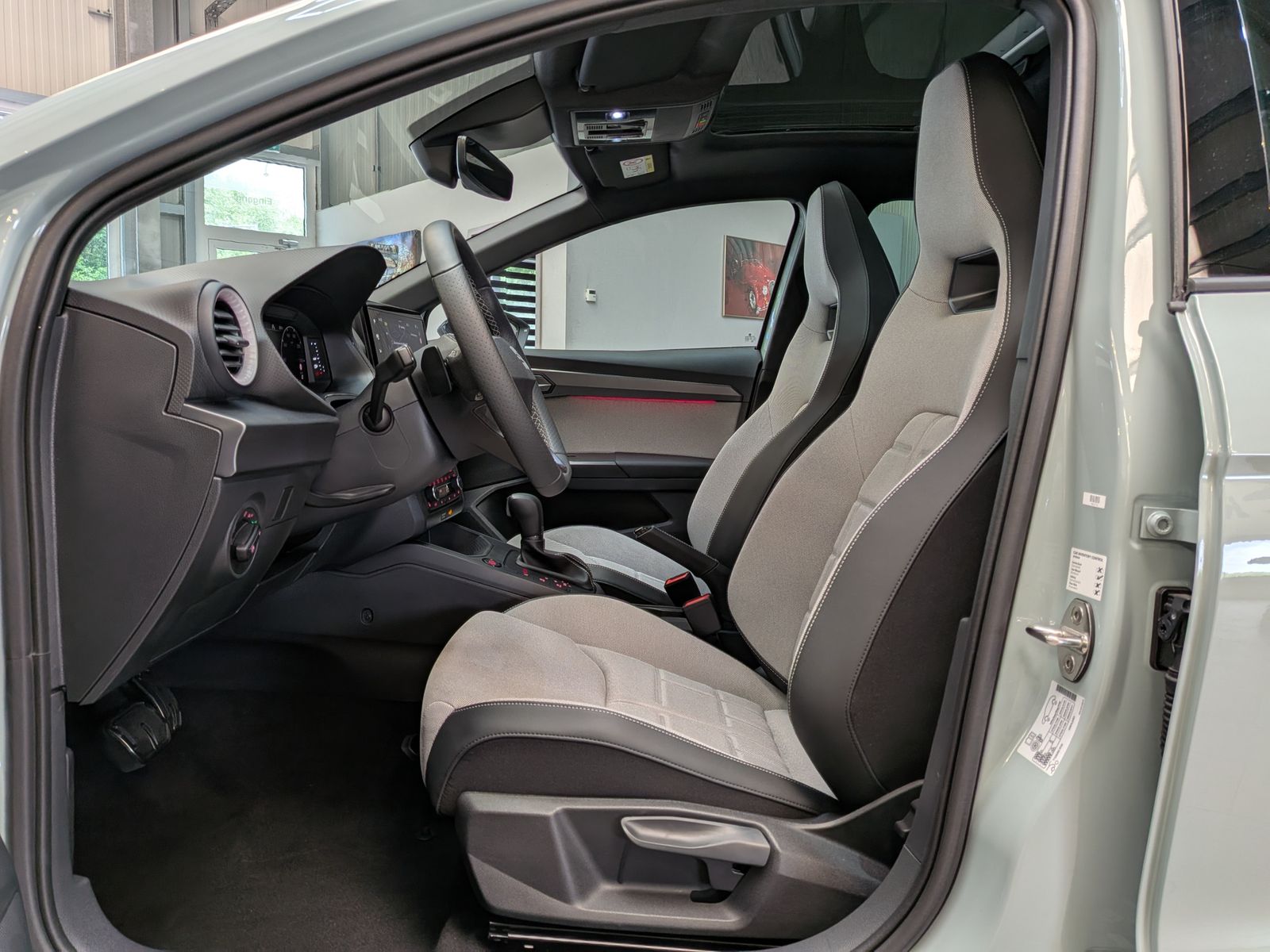 Fahrzeugabbildung SEAT Ibiza 1.5 TSI FR Black Edition ACC Cam SHz Pano