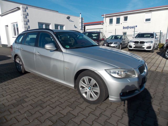 BMW 320i Touring Automatik/Panorama/Navi/Sitzheizung