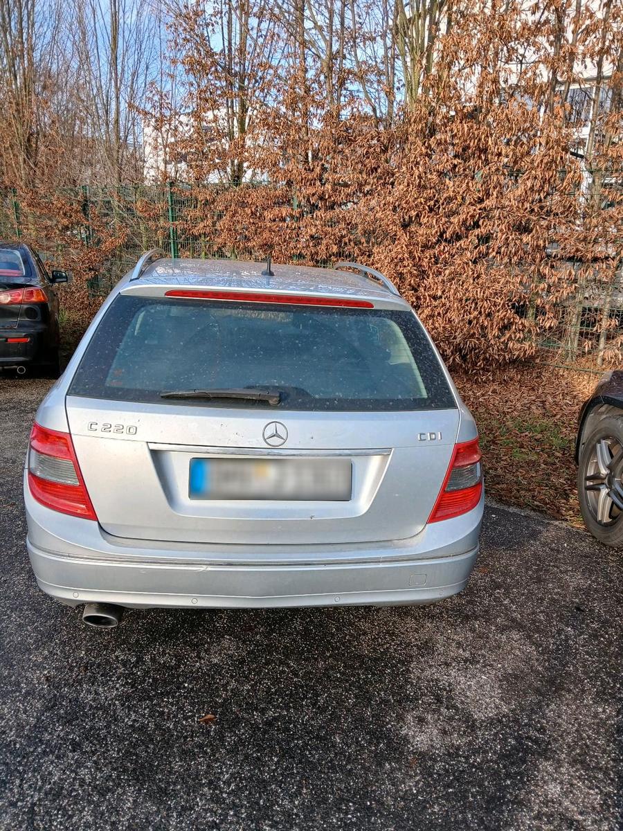 Mercedes-Benz E220 2009 — photo 7