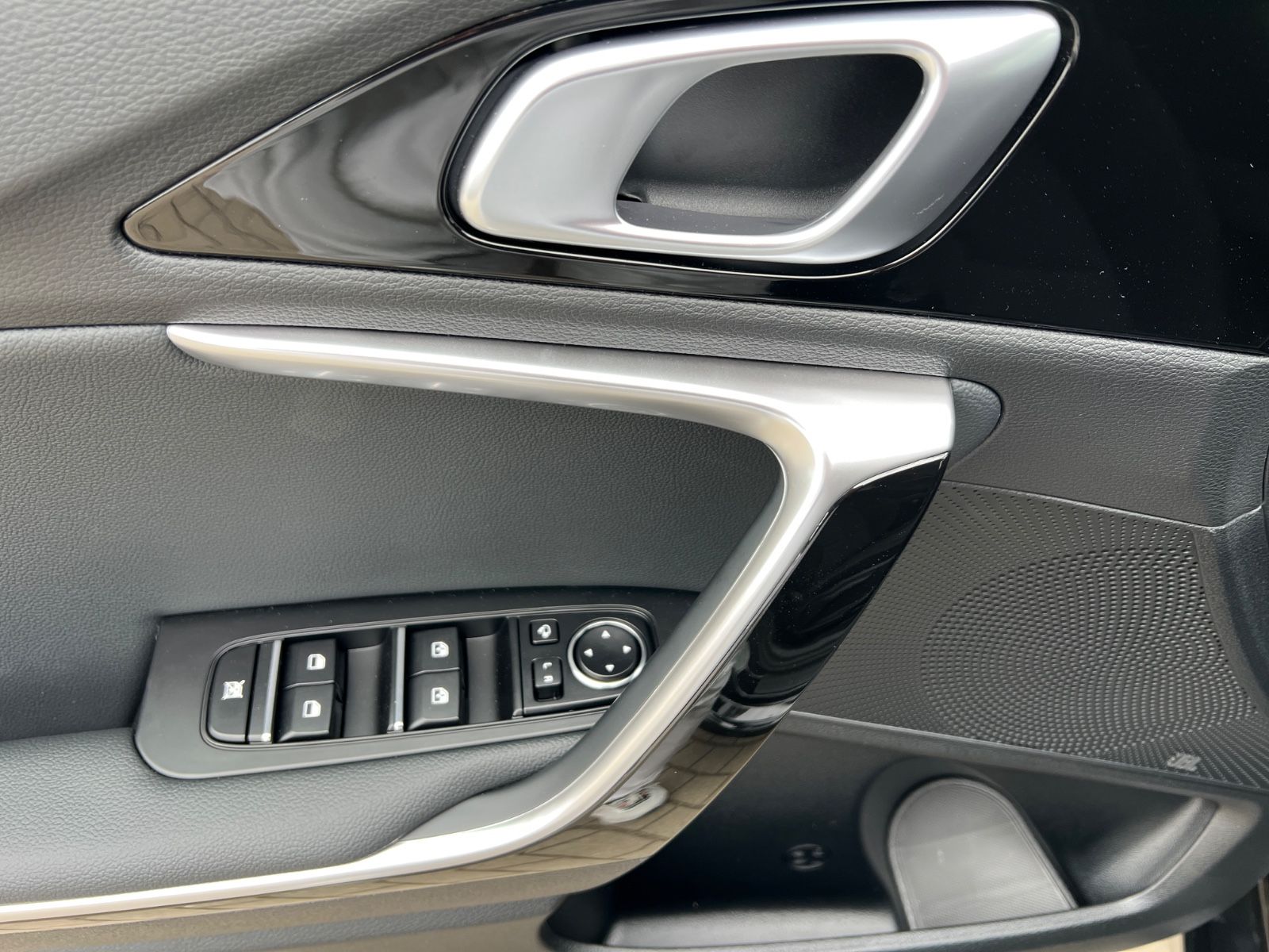 Fahrzeugabbildung Kia CEED_5 1.5T 48V DCT 140 ULTIMATE STY JBL