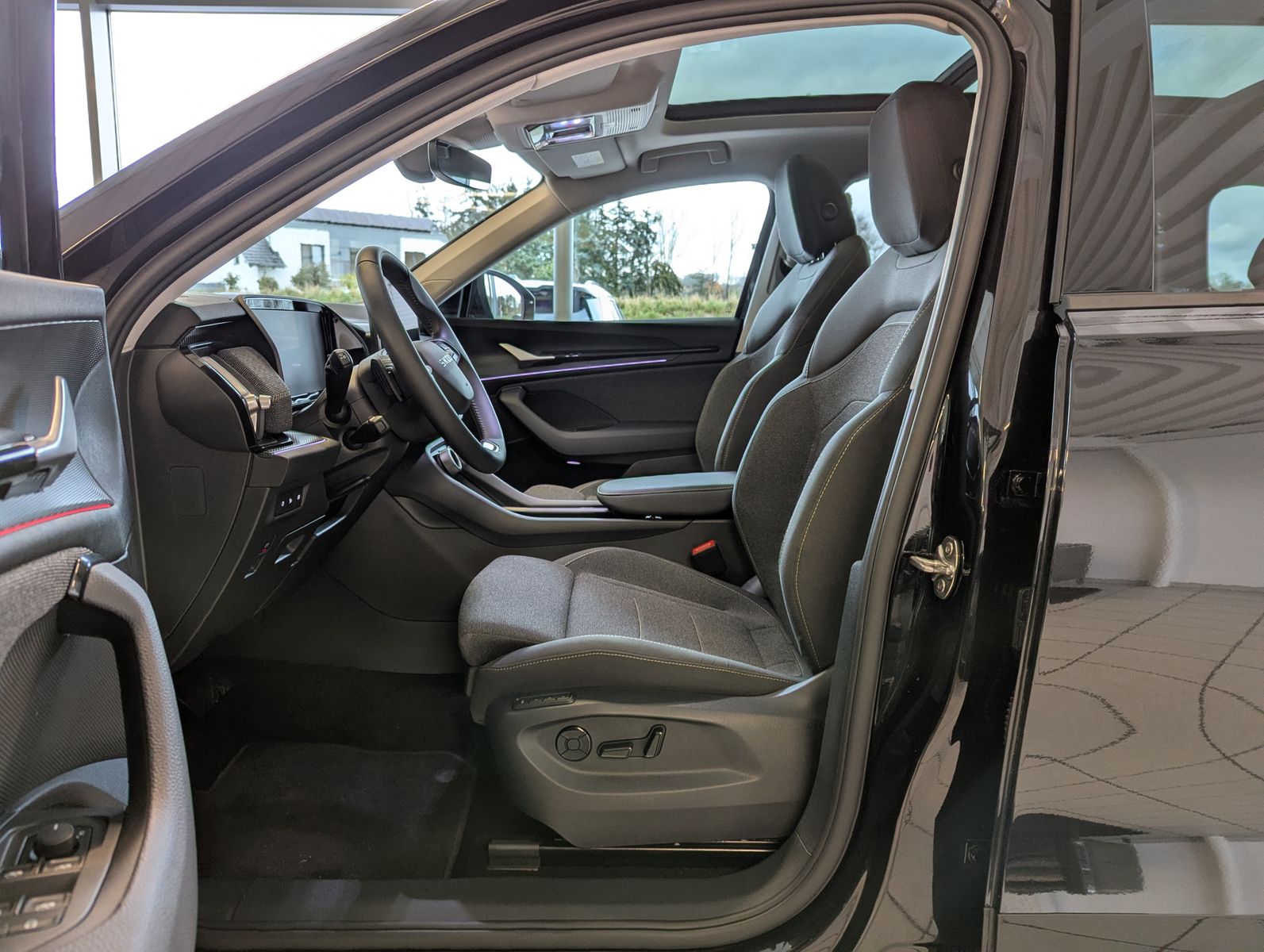 Fahrzeugabbildung SKODA Kodiaq 2.0 4x4 Selectio Pano Matrix StHz AHK 19"
