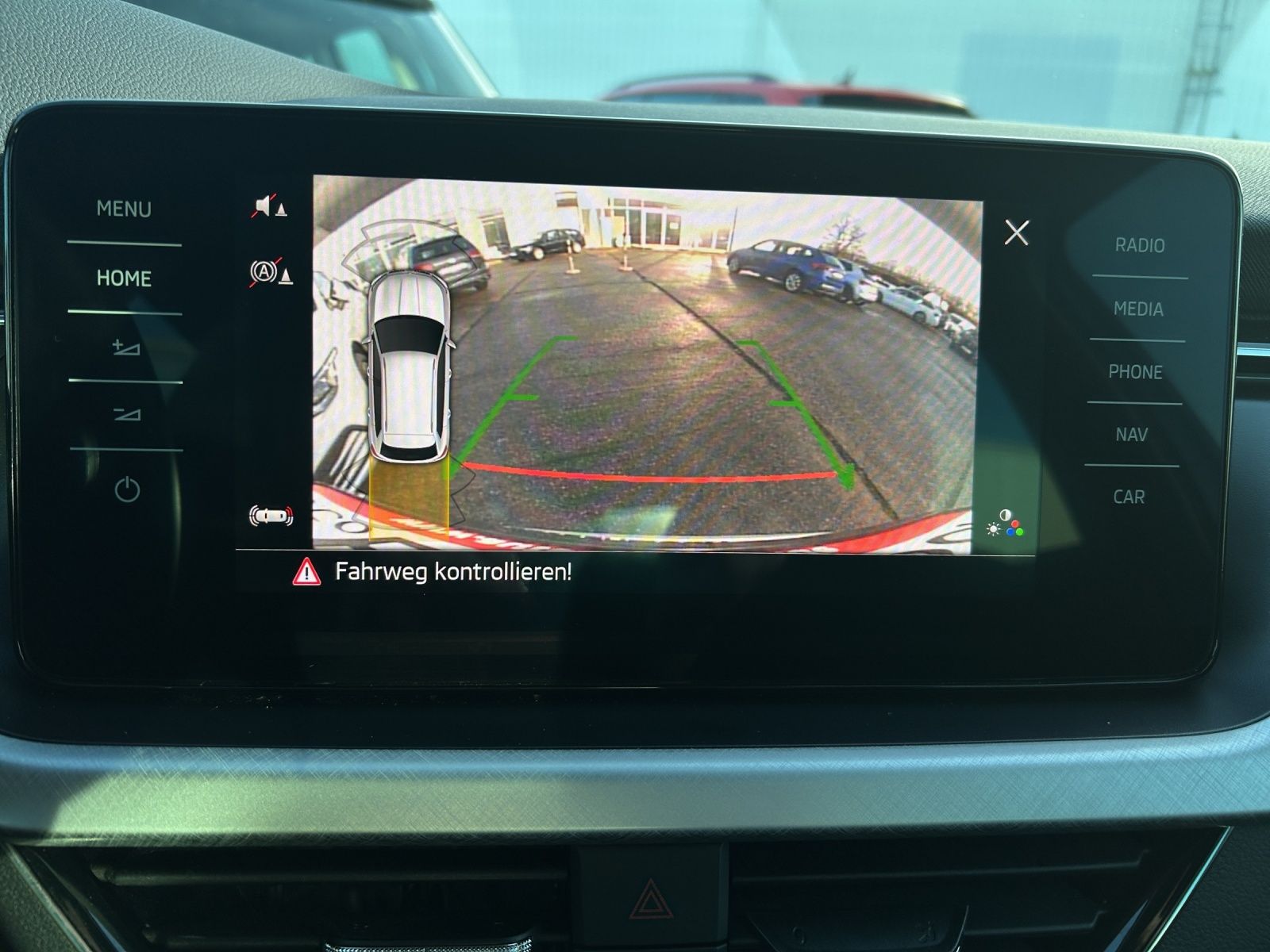 Fahrzeugabbildung SKODA Kamiq TSI Tour DSG LED Navi AID ACC RFK SH