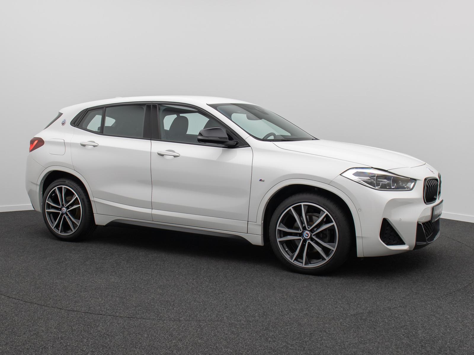 BMW X2 sD18d M Sport GeschwindigReg Kamera DAB 19", миниатюра 4