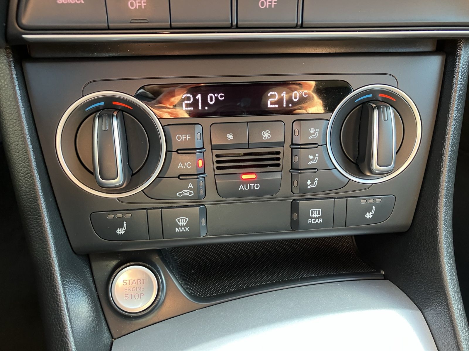 Fahrzeugabbildung Audi Q3 2.0 TDI sport AHK Xenon SHZ